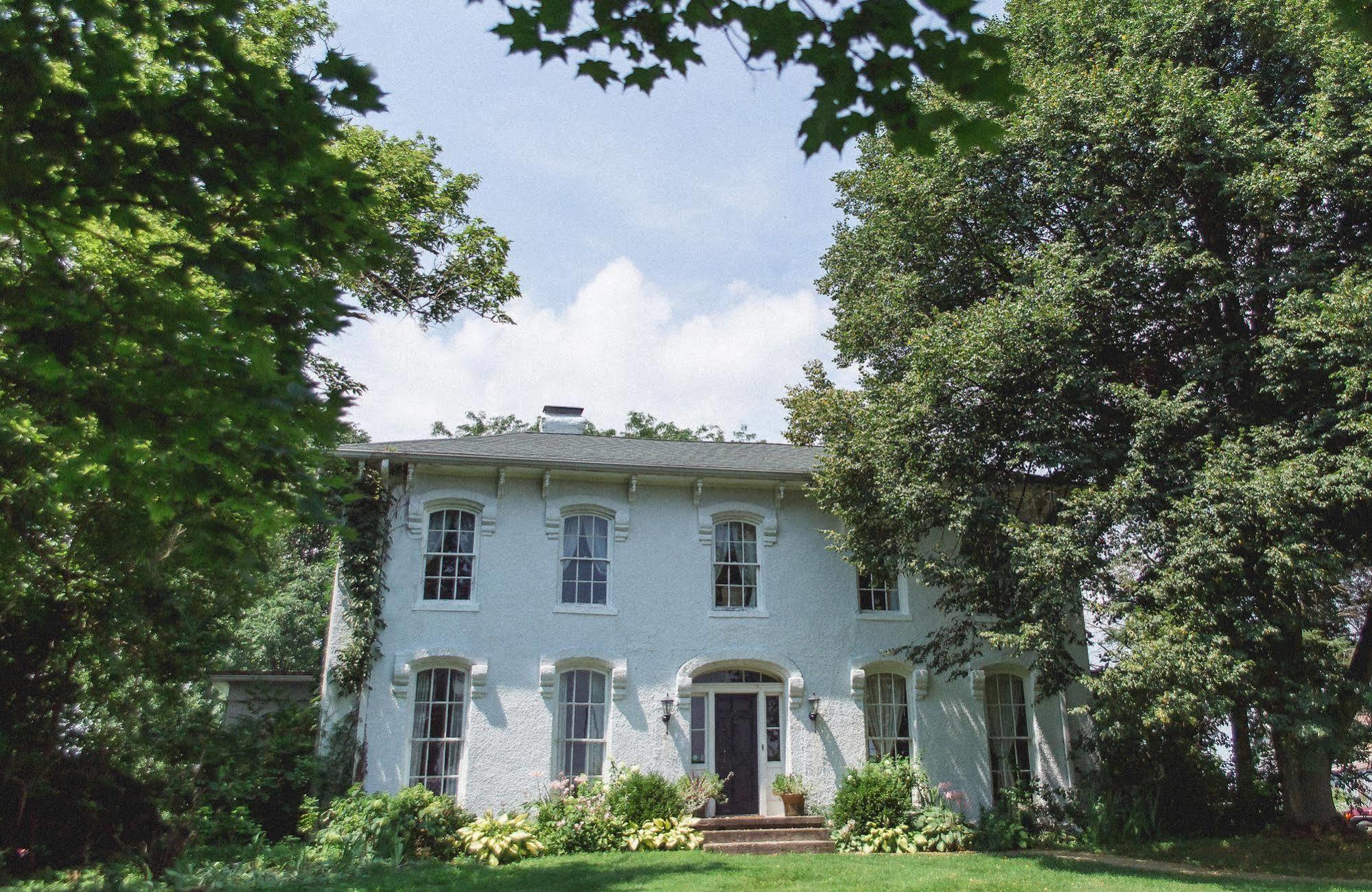 Orchard House Bed And Breakfast Granville Exterior photo